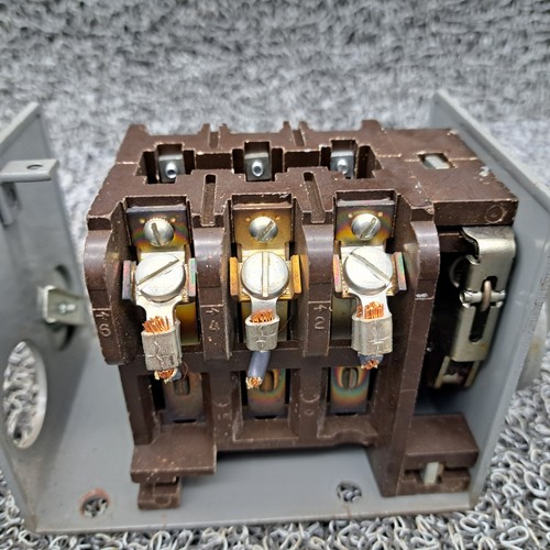 Cutler-Hammer DD2 Reversing Drum Switch 9441H361B - Picture 13 of 16