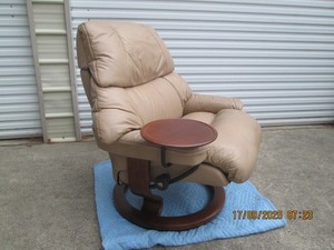 訳あり特価 2024年製 Stressless Reno スツール Products | Recliners | Reno