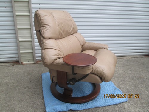 Ekornes Stressless Leder Relaxsessel mit Tisch groß Modell "Reno" Norwegen