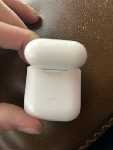 Apple AirPods 2nd Generation with Charging Case - White - Photo 4 sur 7