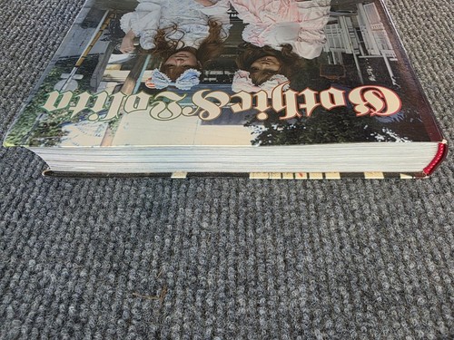 Gothic and Lolita Book (Phaidon Press; Illustrated edition) 2007 - Picture 3 of 11
