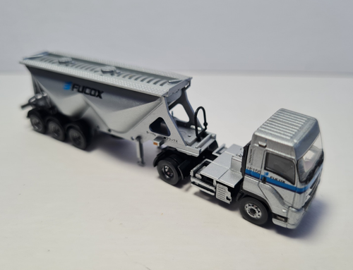 TOMYTEC N scale 1/150 Trailer Collection ISUZU FUCOX Giga Bulk Trailer, model - Picture 6 of 7