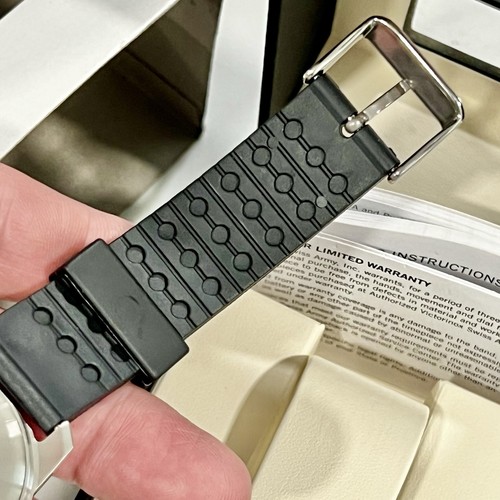 Vintage Victorinox Swiss Army Brand Field Men's Watch 26000 CB NEW OPEN BOX! - Picture 6 of 9