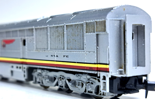 Life-Like Scala N Erie-Built ATSF Santa Fe #90 Diesel #7484, Unità A, Alimentato - Foto 5 di 8