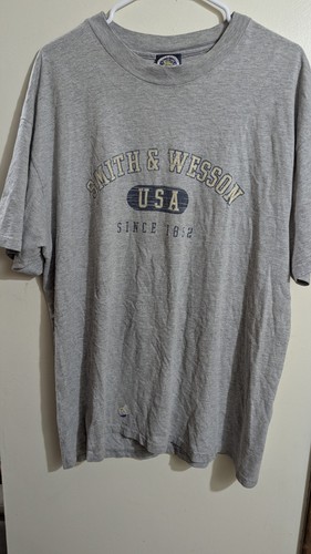 Vintage Smith And Wesson USA Tshirt Herren Grau Minimalistisch 1990er Y2K Ära - Bild 1 von 5