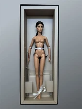 Integrity Toys Fashion Royalty Divinely Luminous Elyse Jolie Nude Doll & Stand