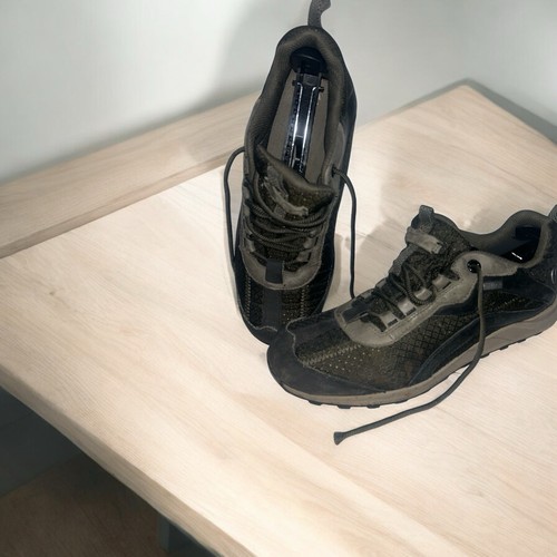 Clark’s Größe 7 Gortex. Sneaker schwarz auf grün