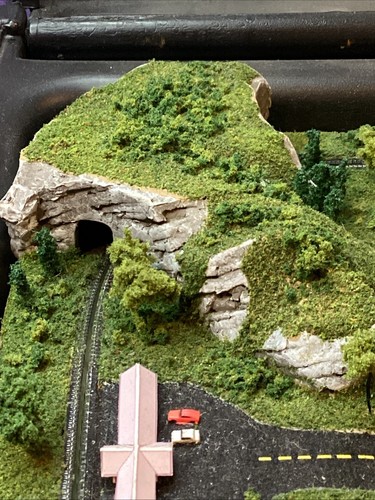 Vintage European Briefcase Train Layout- Works Some Loose Parts Read Desc. - Picture 7 of 12