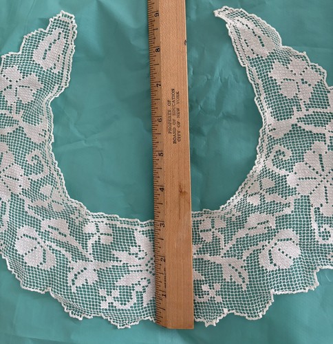 Antique Off White Filet Lace Ladies Collar - Picture 10 of 10