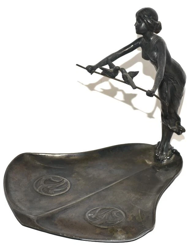 Art Nouveau Circa. Bandeja de tarjetas de llamadas de 1900 con encantadora doncella GRAN TAMAÑO WMF peltre Foto 2 de 4