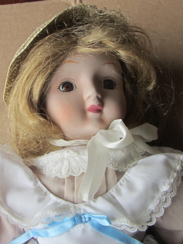 Muñeca porcelana vintage 18" de alto - Imagen 2 de 9