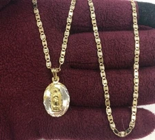 18k Gold Plated Virgen de Guadalupe Medal & Chain 20, Cadena y Dije oro laminado