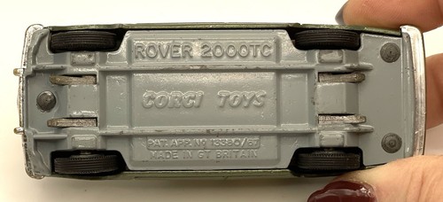 Corgi Toys 275 Rover 2000 TC w/Spare, Green, Saloon Car, Amber Roof & Gem Lights - Picture 11 of 12