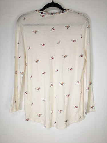 Langarmshirt der Marke Lucky Größe M mit Blumenstickerei und V-Ausschnitt - Bild 4 von 7