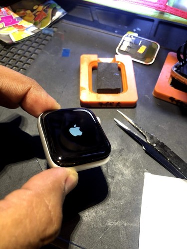 iWatch Series 4-6 Screen Repair Service (Glass Only) - Picture 6 of 6