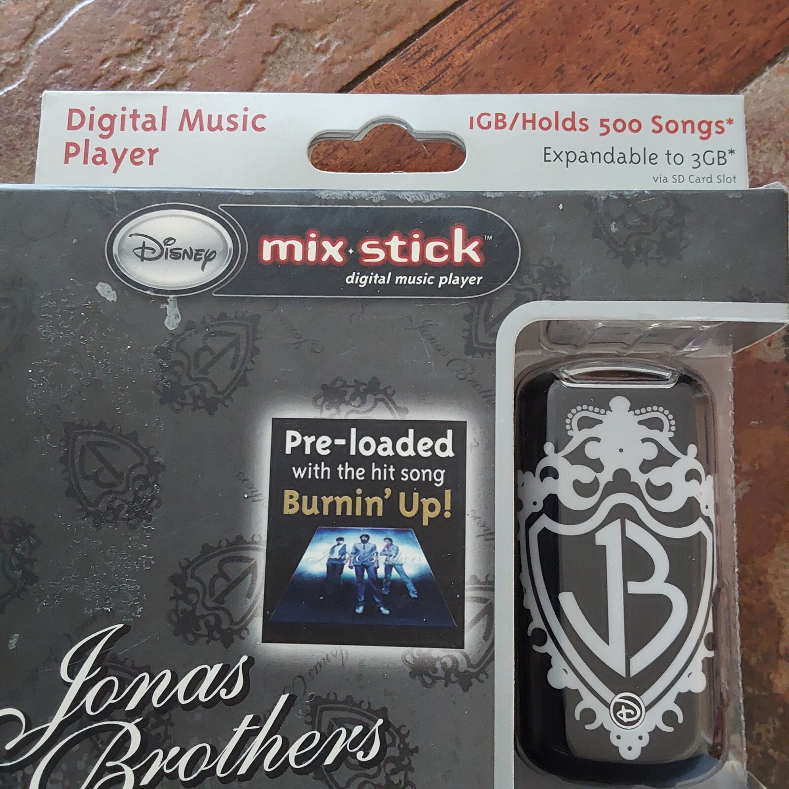 Disney Mix Stick Jonas Brothers Digital Music Player 2008 Holds 500 song 1GB New