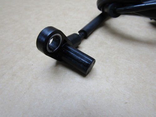 Kawasaki ZR900 Z900RS Cafe 2018 16,028 miles front ABS sensor (12780) - Picture 2 of 6