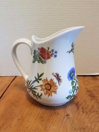 Vintage BIA Cordon Bleu Flowers butterflies Juice Milk Pitcher 7" - Bild 3 von 5