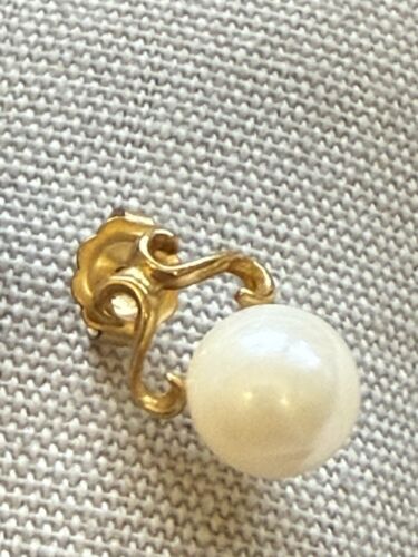 small 14 K Gold Earrings with Cultured Pearl - marked FAJ - Picture 7 of 8