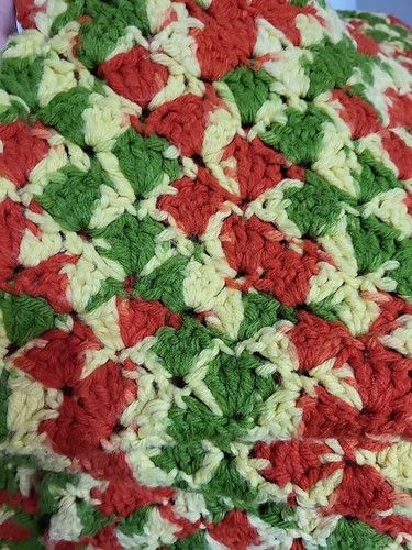 Coperta afgana fatta a mano all'uncinetto multicolore 69" x 45" rosso verde giallo - Foto 6 di 7