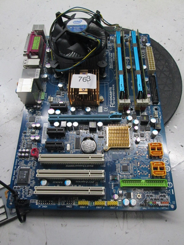 GIGABYTE GA-P35-DS3L Intel Celeron 8GB NO HDD