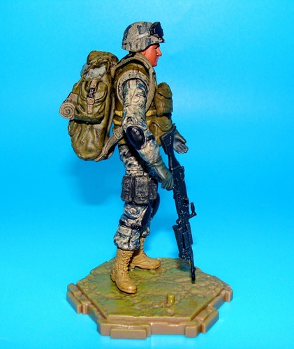 1:18 BBI Elite Force FOV U.S Army Ranger M240L Gunner Figure Soldier, Iraq - Picture 10 of 10