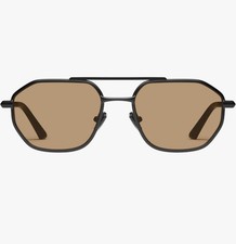 Quay En Route Aviator Sunglasses a matte black metal frame and tan lenses.