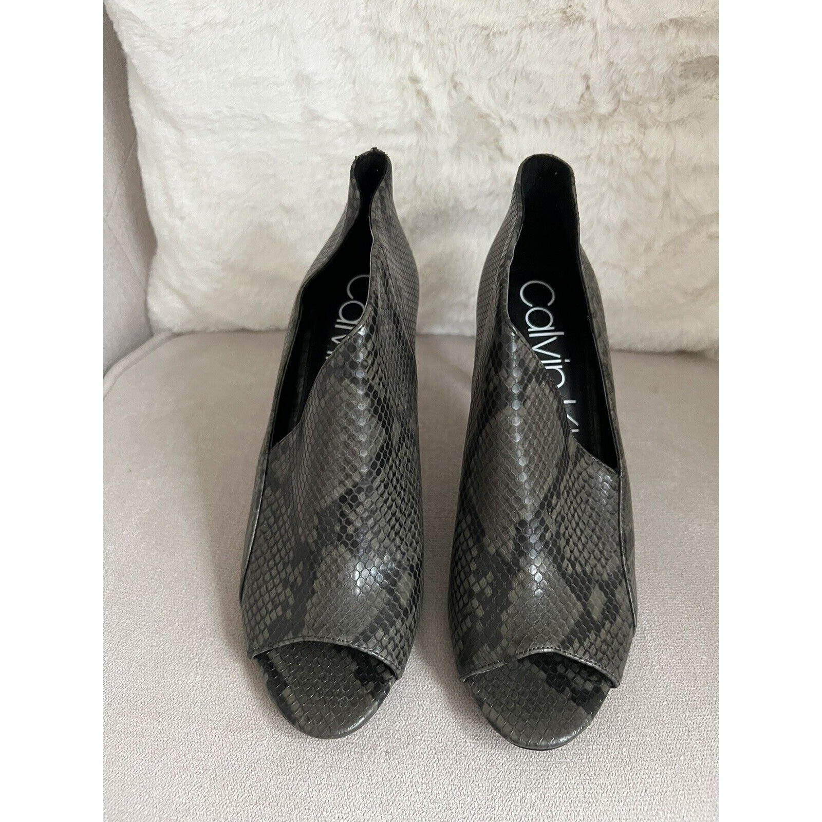 Calvin Klein Natasha Black Gray Faux Snake Peep Toe Heel Sz 9.5 thumbnail 3