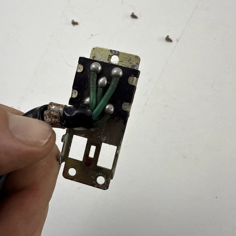 Hazard Switch From a Datsun B210 Coupe 1978 78 Nissan REBUILT Niles 16001 OEM Foto 4 de 4