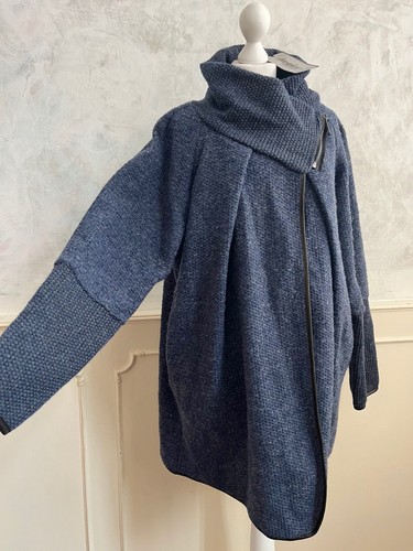 NEU + ETIKETT - OBSESSION MADE IN ITALY blau 50 % Wolle drapiert Kutte Cardigan Jacke 18 - Bild 2 von 10