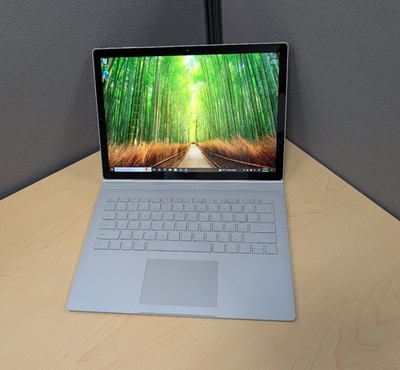 Microsoft Surface Book 2 13.5'' Touchscreen 256GB SSD, Intel Core i5-7300U, 8GB