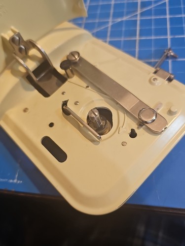 Vintage Bernina Model 730 Record Top Cover mit Spulenwickler und Spannverstellung - Bild 16 von 19