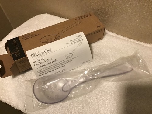 Pampered Chef Ice Scoop Spoon #2839 in Original Box w/paperwork - Picture 4 of 4