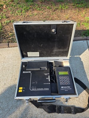 Kane-May KM9104 Combustion Analyser Portable Kit Case Probes Cables RS232 Used