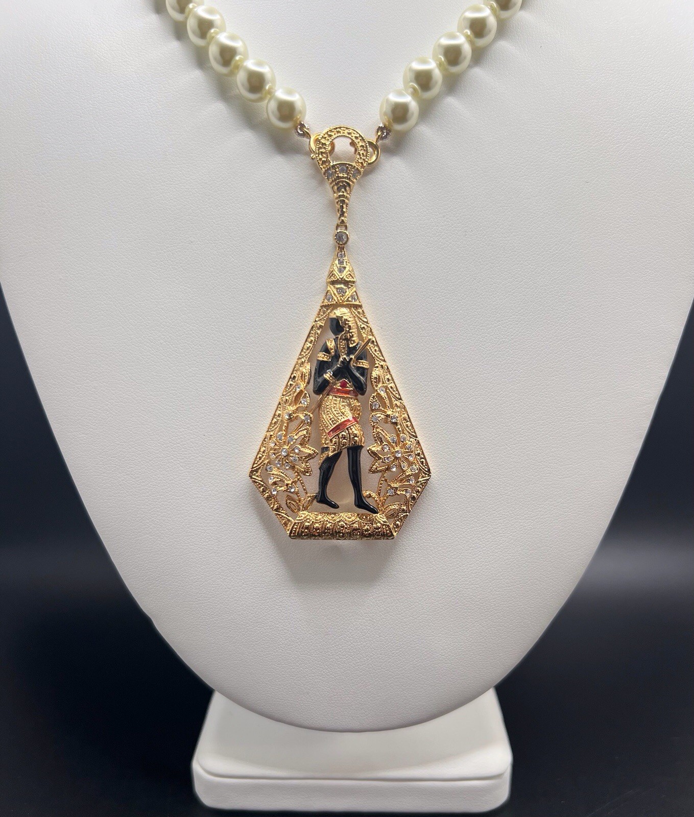 Camrose & Kross JBK Jacqueline Kennedy Egyptian Revival Pendant Necklace Pearls