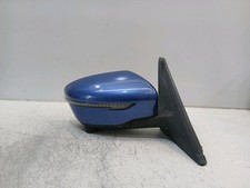 Retroviseur droit (ou coque) Nissan SERENA