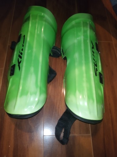 SWIX Pro Shin Guards Skiing Ski Adult Race Gear GREEN BLACK MISSING STRAP! READ! - Picture 5 of 8