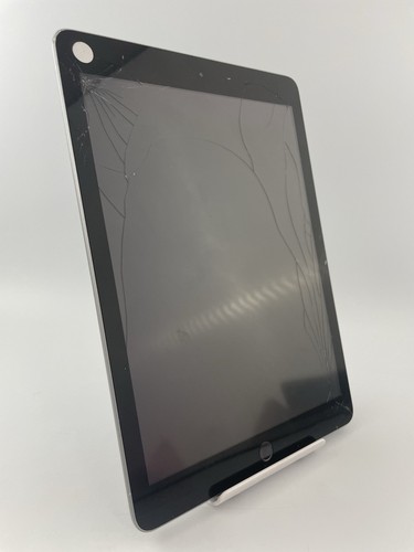 Apple iPad 5th Gen A1822 Grey 9.7" iPadOS Tablet Cracked Spares And Repairs #C - Picture 11 of 24
