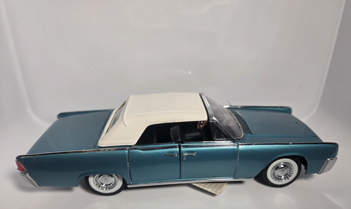 REPAIR/RESTORE: Franklin Mint, 1961 Lincoln Continental, 1:24 Scale Diecast - Picture 13 of 14