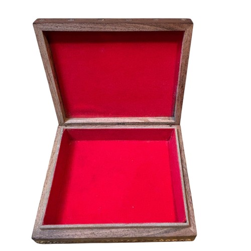 Indian Woman Gemstone Painting Wooden Jewelry Trinket Box Inlay Metal Bombay Co. - Picture 6 of 7
