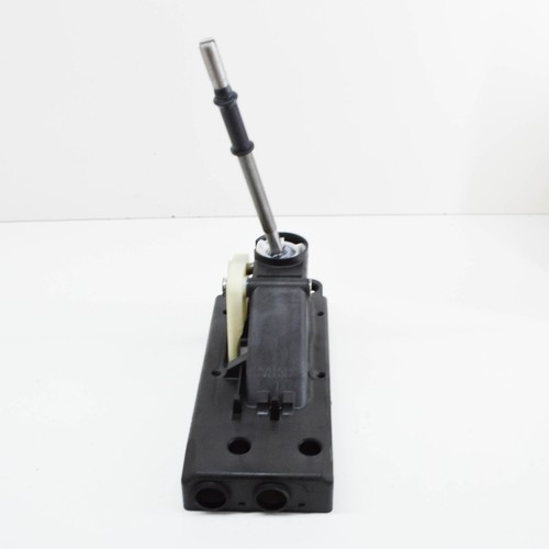 MINI CABRIO R52 Gear Shift Lug 25117542693 7542693 NEW GENUINE - Picture 5 of 8
