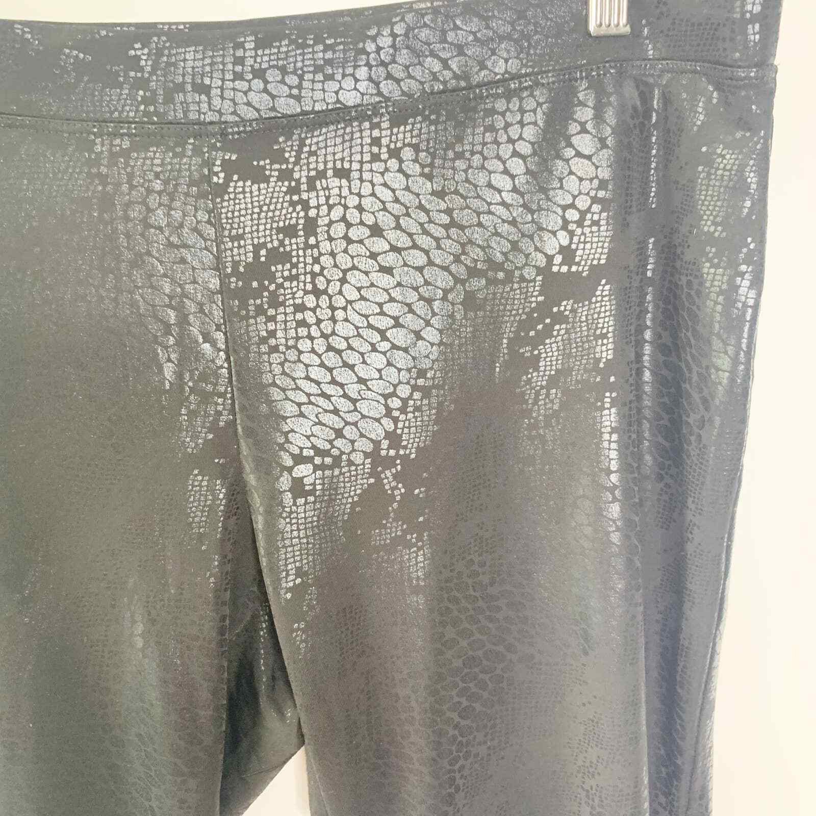 Express Black Embossed Pull On Stretch Leggings W… - image 2