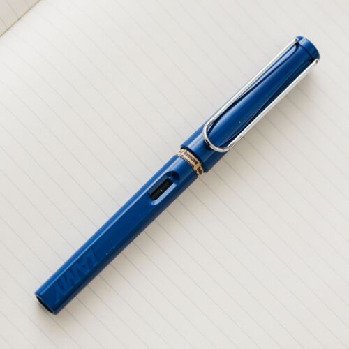 Lamy Safari Blue Fountain Pen - Picture 2 of 19