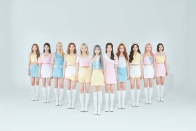 LOONA サイン入りK-POP CD 14枚セット LUMINOUS LOONA LUMINOUS REGULAR VERSION - CD | JAPAN IMPORT - Kpop USA