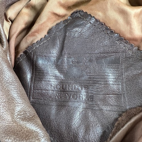 VINTAGE Roundtree & Yorke Leather Bomber Jacket Mens Medium Brown Distressed - Picture 4 of 20
