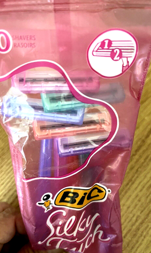 Bic - Silky Touch 5 Razors - Picture 3 of 4
