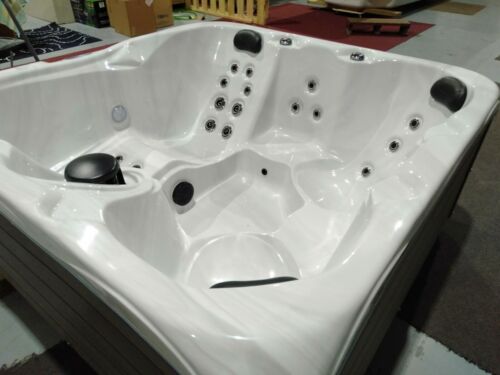 Portable Spa Pool Great Value for Family time together - Picture 5 of 12