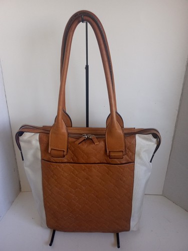 Bolso de Mano para Laptop TUMI Ticon Tonos Neutros Nylon y Cuero Repujado Asa Superior - Imagen 9 de 23