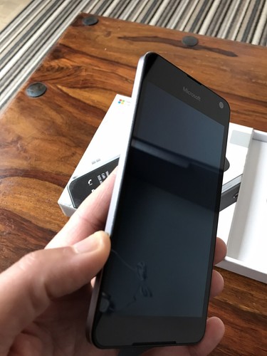 Microsoft Lumia 650 *** UNLOCKED *** - Picture 4 of 11