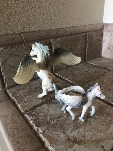 Schleich Bayala PEGASUS ~ Fliegen, Aufzucht (mit Stern & Mond Detail) und BABYFOHLEN! - Bild 2 von 5